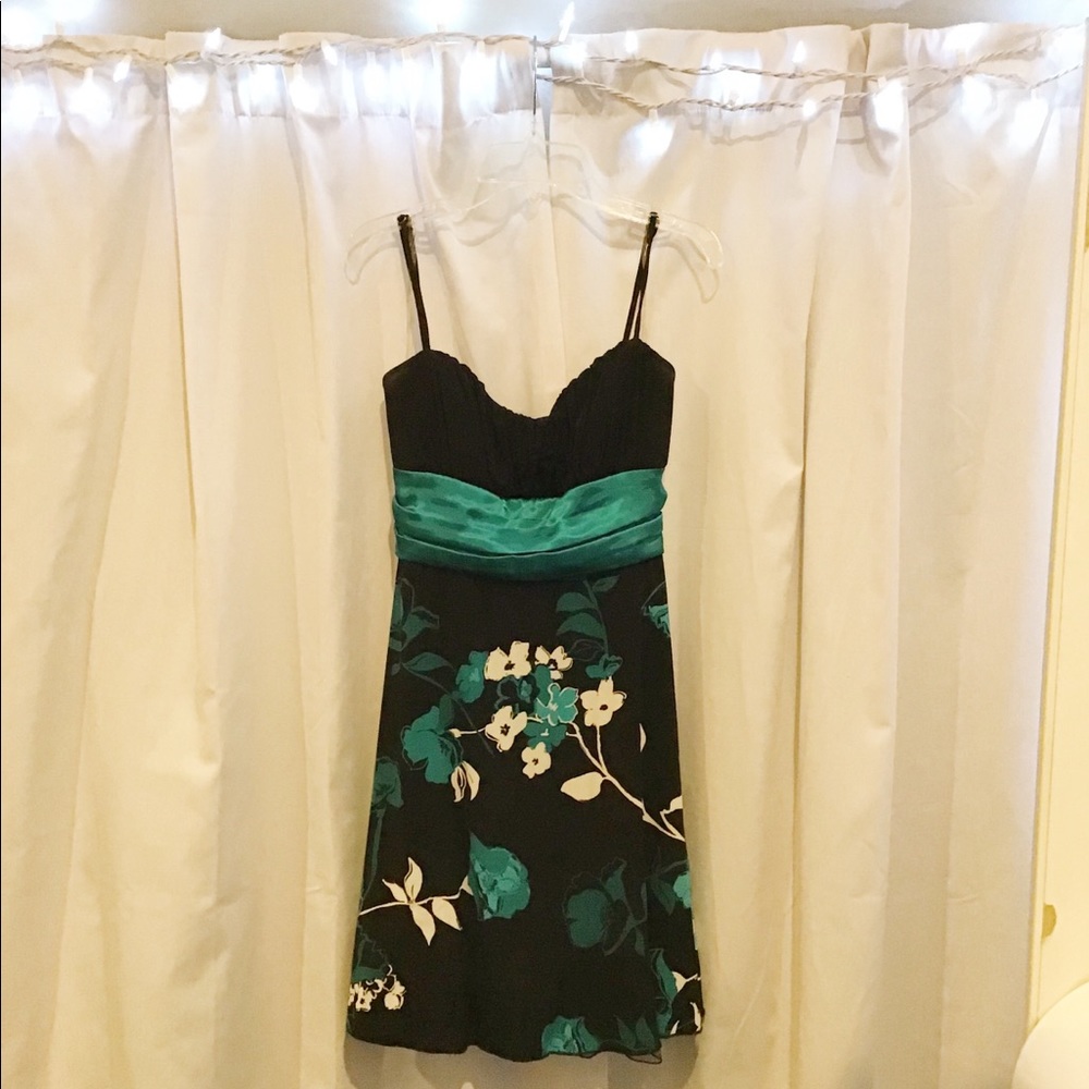 Dress : Size (L)